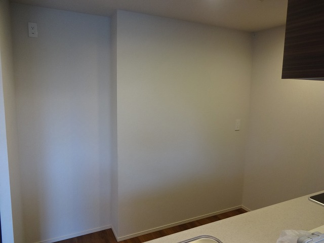 東京都小平市　カップボード設置工事　パナソニック　ラクシーナ　Before