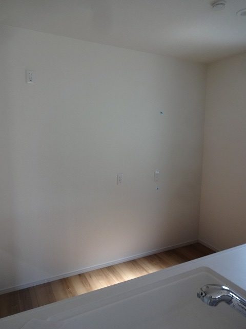 東京都　　神奈川県 　埼玉県　三鷹市　多摩市　東村山市　相模原市　横浜市　川崎市　三鷹市　武蔵野市　町田市　茅ヶ崎市　小平市　練馬区　荒川区　港南区　品川区　海老名市　リフォーム　カップボード　パナソニック　ラクシーナ　ホワイト　ベージュ　北欧　　カウンター　収納　キッチンリフォーム　新築　ブラック　シルバー　ブラック取っ手　ウォールナット　取っ手　　ライン取っ手　木目　蒸気処理　家電収納　ダストボックスワゴン　エイジドダーク　エイジドライト　ヴィンテージメタル　ブルーグレーオーク　グレーオーク　ペイントウッド　アクセントクロス　トールパントリー　ネイビーオーク　ソフトオーク　おしゃれ　モダン　丁寧な暮らし　暮らし　吊戸　グレージュアッシュ　マットホワイト　アルベロホワイト　モイストホワイト 　ビューティホワイト　　アースホワイト　ホワイトオーク