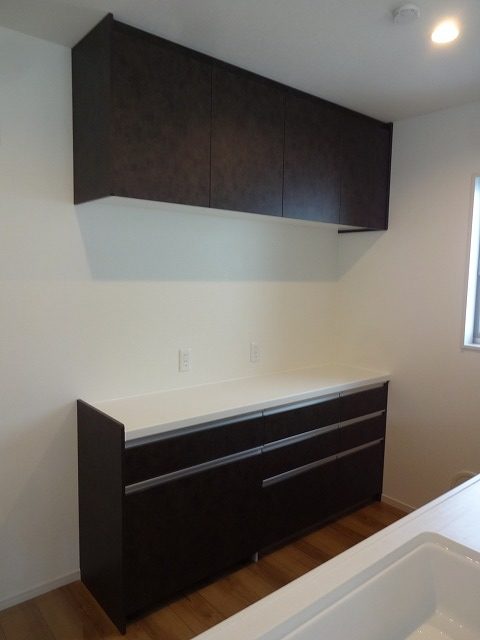 東京都　　神奈川県 　埼玉県　三鷹市　多摩市　東村山市　相模原市　横浜市　川崎市　三鷹市　武蔵野市　町田市　茅ヶ崎市　小平市　練馬区　荒川区　港南区　品川区　海老名市　リフォーム　カップボード　パナソニック　ラクシーナ　ホワイト　ベージュ　北欧　　カウンター　収納　キッチンリフォーム　新築　ブラック　シルバー　ブラック取っ手　ウォールナット　取っ手　　ライン取っ手　木目　蒸気処理　家電収納　ダストボックスワゴン　エイジドダーク　エイジドライト　ヴィンテージメタル　ブルーグレーオーク　グレーオーク　ペイントウッド　アクセントクロス　トールパントリー　ネイビーオーク　ソフトオーク　おしゃれ　モダン　丁寧な暮らし　暮らし　吊戸　グレージュアッシュ　マットホワイト　アルベロホワイト　モイストホワイト 　ビューティホワイト　　アースホワイト　ホワイトオーク