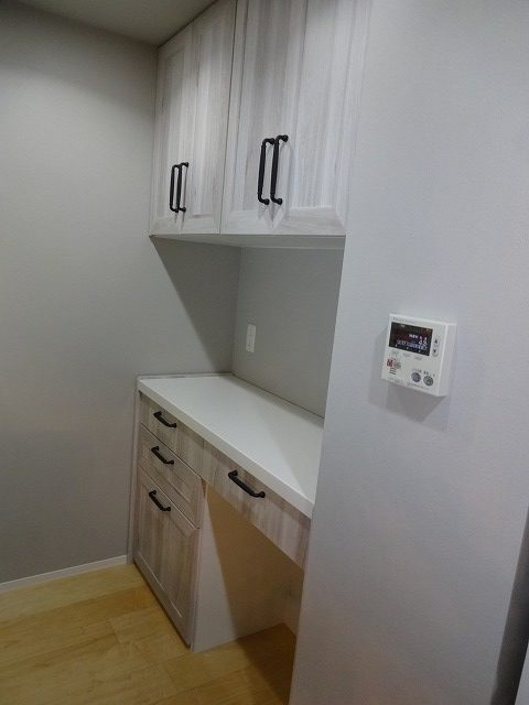 東京都　　神奈川県 　埼玉県　三鷹市　多摩市　東村山市　相模原市　横浜市　川崎市　三鷹市　武蔵野市　町田市　茅ヶ崎市　小平市　練馬区　荒川区　港南区　品川区　海老名市　リフォーム　カップボード　パナソニック　ラクシーナ　ホワイト　ベージュ　北欧　　カウンター　収納　キッチンリフォーム　新築　ブラック　シルバー　ブラック取っ手　ウォールナット　取っ手　　ライン取っ手　木目　蒸気処理　家電収納　ダストボックスワゴン　エイジドダーク　エイジドライト　ヴィンテージメタル　ブルーグレーオーク　グレーオーク　ペイントウッド　アクセントクロス　トールパントリー　ネイビーオーク　ソフトオーク　おしゃれ　モダン　丁寧な暮らし　暮らし　吊戸　グレージュアッシュ　マットホワイト　アルベロホワイト　モイストホワイト 　ビューティホワイト　　アースホワイト　ホワイトオーク　ヴィンテージブラウン　シエラ　LIXIL　リシェル