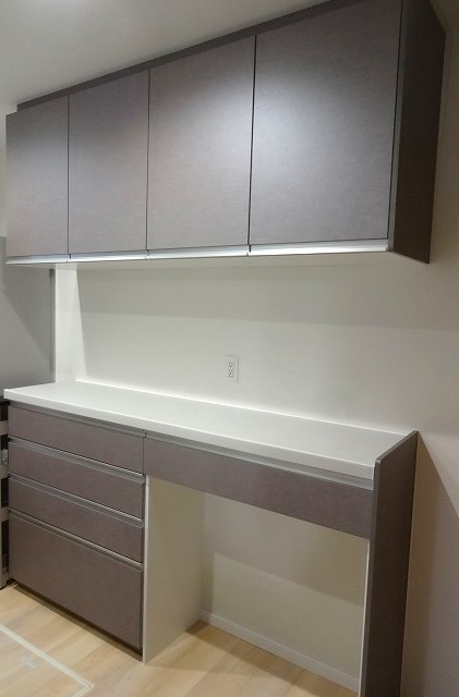 東京都　　神奈川県 　埼玉県　三鷹市　多摩市　東村山市　相模原市　横浜市　川崎市　三鷹市　武蔵野市　町田市　茅ヶ崎市　小平市　練馬区　荒川区　港南区　品川区　海老名市　リフォーム　カップボード　パナソニック　ラクシーナ　ホワイト　ベージュ　北欧　　カウンター　収納　キッチンリフォーム　新築　ブラック　シルバー　ブラック取っ手　ウォールナット　取っ手　　ライン取っ手　木目　蒸気処理　家電収納　ダストボックスワゴン　エイジドダーク　エイジドライト　ヴィンテージメタル　ブルーグレーオーク　グレーオーク　ペイントウッド　アクセントクロス　トールパントリー　ネイビーオーク　ソフトオーク　おしゃれ　モダン　丁寧な暮らし　暮らし　吊戸　グレージュアッシュ　マットホワイト　アルベロホワイト　モイストホワイト 　ビューティホワイト　　アースホワイト　ホワイトオーク　スクラッチメタル