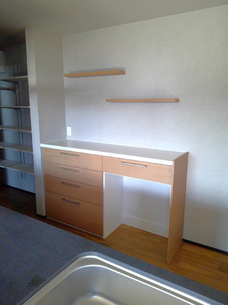 東京都　　神奈川県 　埼玉県　三鷹市　多摩市　東村山市　相模原市　横浜市　川崎市　三鷹市　武蔵野市　町田市　茅ヶ崎市　小平市　練馬区　荒川区　港南区　品川区　板橋区　海老名市　リフォーム　カップボード　リクシル　シエラ　ＬＩＸＩＬ　クリエカラー　クリエラスク　ホワイト　ベージュ　北欧　　カウンター　収納　キッチンリフォーム　新築　ブラック　シルバー　ブラック取っ手　ウォールナット　取っ手　　ライン取っ手　木目　蒸気処理　家電収納　ダストボックスワゴン　エイジドダーク　エイジドライト　ヴィンテージメタル　ブルーグレーオーク　グレーオーク　ペイントウッド　アクセントクロス　トールパントリー　ネイビーオーク　ソフトオーク　ソフトチェリー　おしゃれ　モダン　丁寧な暮らし　暮らし　吊戸　グレージュアッシュ　マットホワイト　アルベロホワイト　モイストホワイト 　ビューティホワイト　　アースホワイト　ホワイトオーク　スクラッチメタル　カウンタープラン　飾り棚