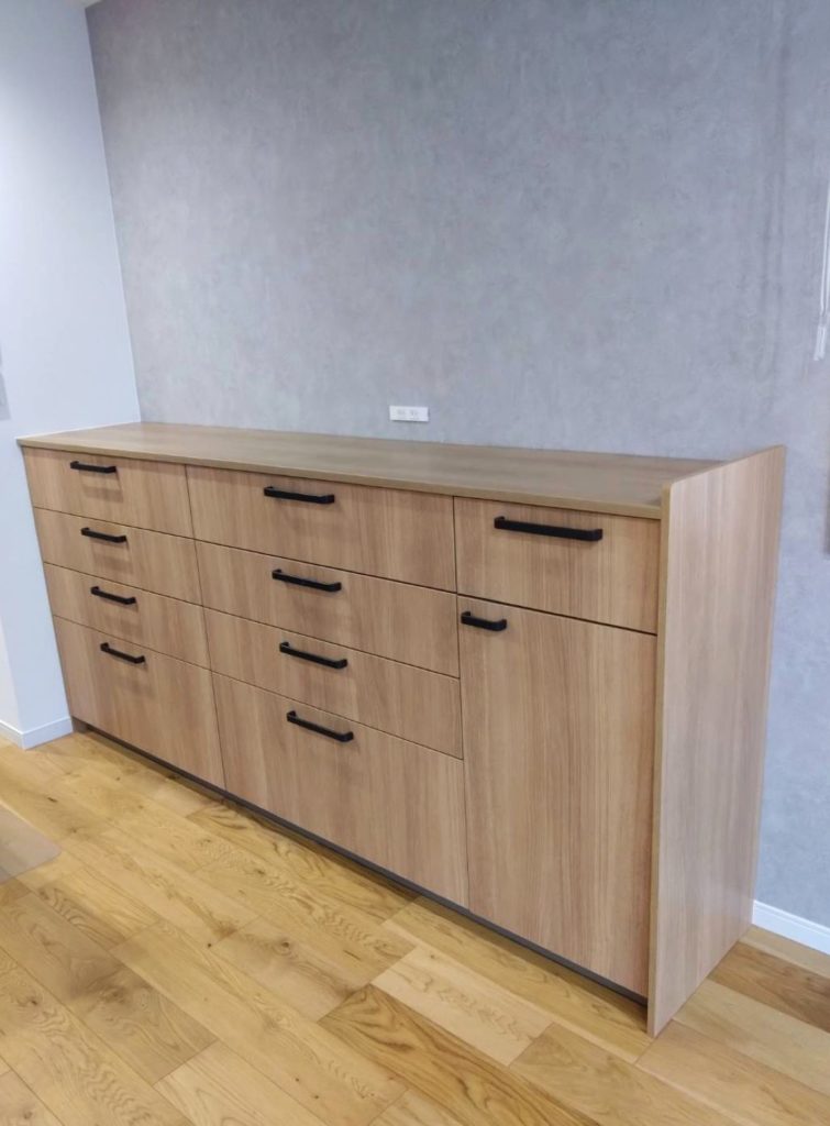 東京都　　神奈川県 　埼玉県　三鷹市　多摩市　東村山市　相模原市　横浜市　川崎市　三鷹市　武蔵野市　町田市　茅ヶ崎市　小平市　練馬区　荒川区　港南区　品川区　板橋区　海老名市　大田区　杉並区　リフォーム　カップボード　リクシル　シエラ　ノクト　ＬＩＸＩＬ　クリエカラー　クリエラスク　ホワイト　ベージュ　北欧　　カウンター　収納　キッチンリフォーム　新築　ブラック　シルバー　ブラック取っ手　ウォールナット　取っ手　　ライン取っ手　木目　蒸気処理　家電収納　ダストボックスワゴン　エイジドダーク　エイジドライト　ヴィンテージメタル　ブルーグレーオーク　グレーオーク　ペイントウッド　アクセントクロス　トールパントリー　ネイビーオーク　ソフトオーク　ソフトチェリー　おしゃれ　モダン　丁寧な暮らし　暮らし　Sクラス　カウンタープラン　パナソニック　Panasonic　イデアオーク