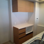 東京都　　神奈川県 　埼玉県　三鷹市　多摩市　東村山市　相模原市　横浜市　川崎市　三鷹市　武蔵野市　町田市　茅ヶ崎市　小平市　練馬区　荒川区　港南区　品川区　板橋区　海老名市　リフォーム　カップボード　リクシル　シエラ　ＬＩＸＩＬ　クリエカラー　クリエラスク　ホワイト　ベージュ　北欧　　カウンター　収納　キッチンリフォーム　新築　ブラック　シルバー　ブラック取っ手　ウォールナット　取っ手　　ライン取っ手　木目　蒸気処理　家電収納　ダストボックスワゴン　エイジドダーク　エイジドライト　ヴィンテージメタル　ブルーグレーオーク　グレーオーク　ペイントウッド　アクセントクロス　トールパントリー　ネイビーオーク　ソフトオーク　ソフトチェリー　おしゃれ　モダン　丁寧な暮らし　暮らし　吊戸　グレージュアッシュ　マットホワイト　アルベロホワイト　モイストホワイト 　ビューティホワイト　　アースホワイト　ホワイトオーク　スクラッチメタル　カウンタープラン　飾り棚